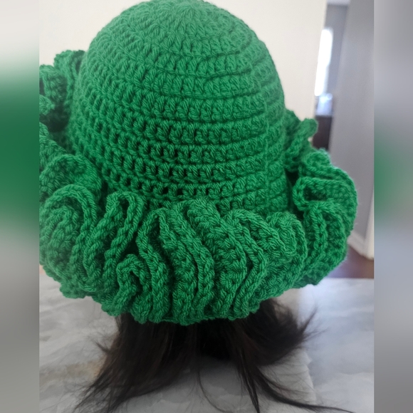 Crochet Ruffle Hat Kelly Green 💚 - Picture 5 of 7